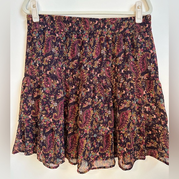 #14- Short Skirt - Picture 3 of 6